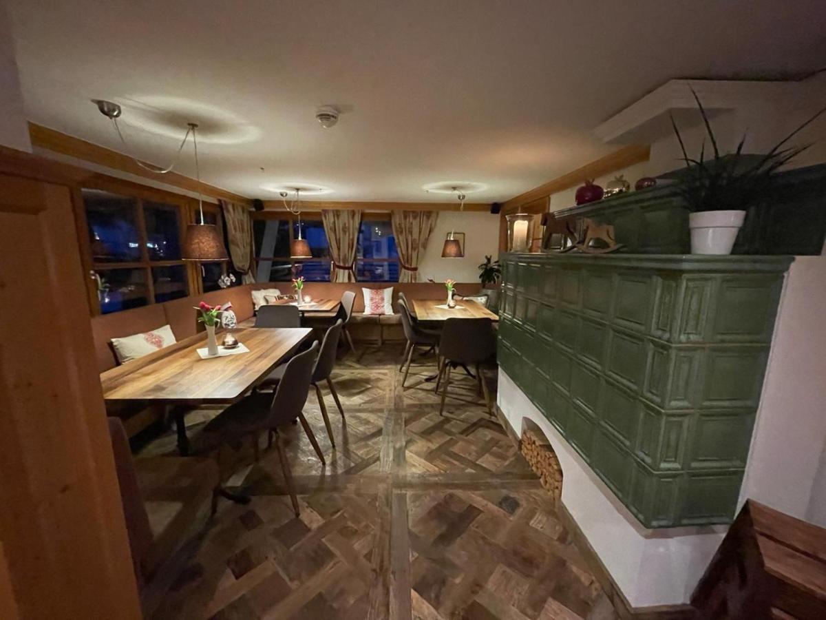 Hotel Alpenrose การ์กเอลเลิน ภายนอก รูปภาพ