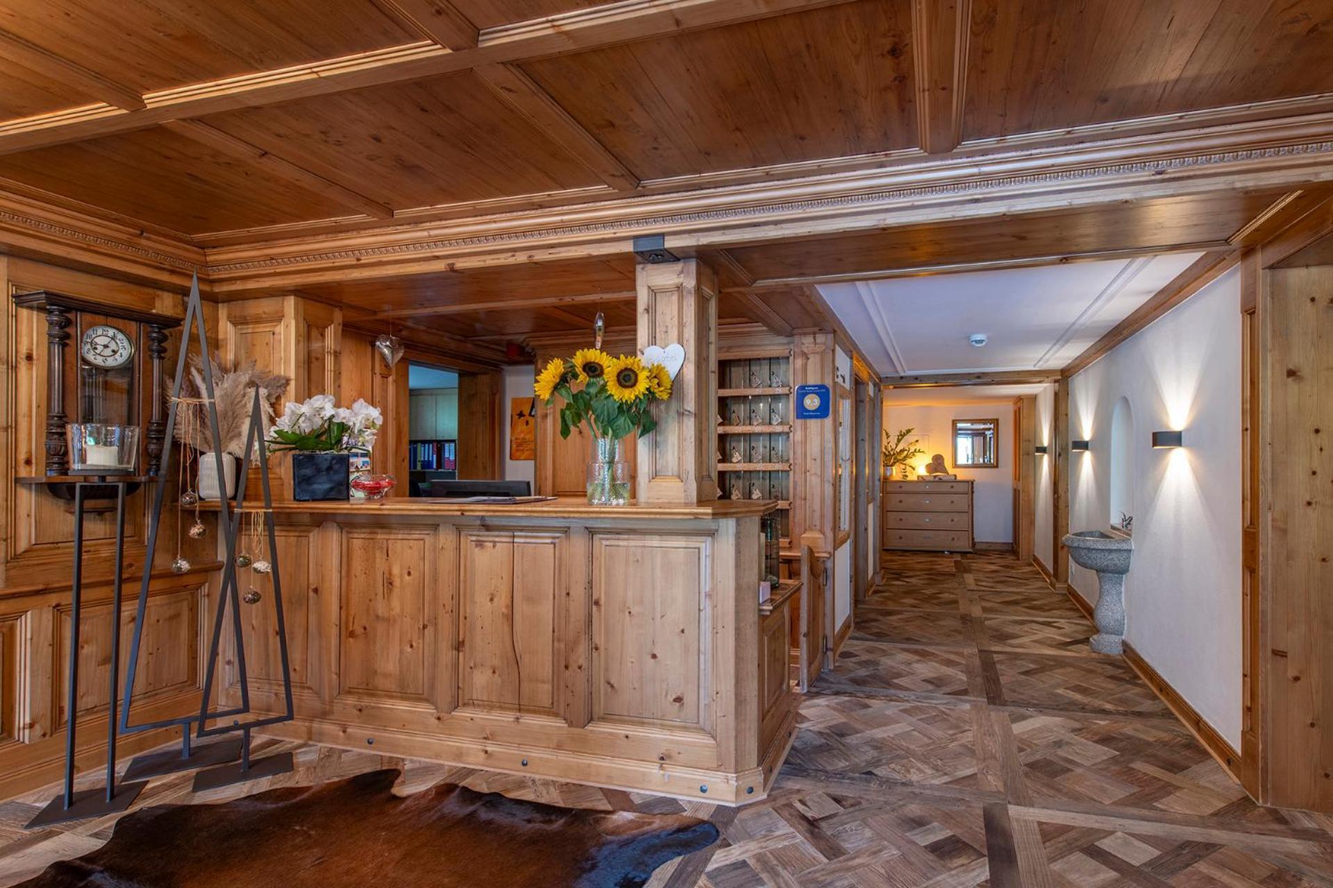 Hotel Alpenrose การ์กเอลเลิน ภายนอก รูปภาพ