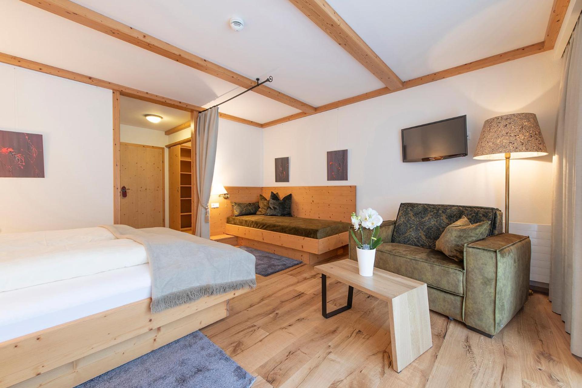 Hotel Alpenrose การ์กเอลเลิน ภายนอก รูปภาพ