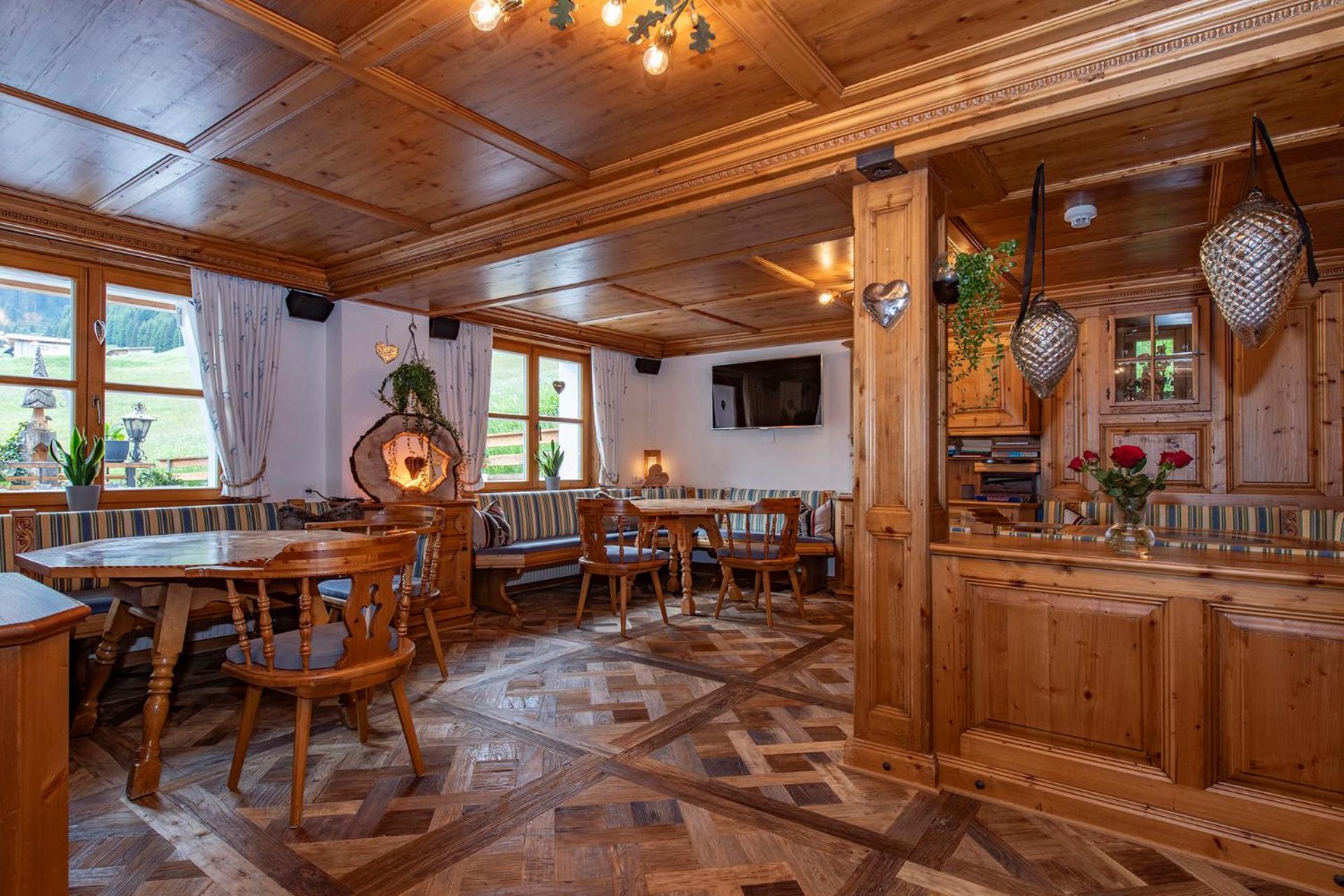 Hotel Alpenrose การ์กเอลเลิน ภายนอก รูปภาพ