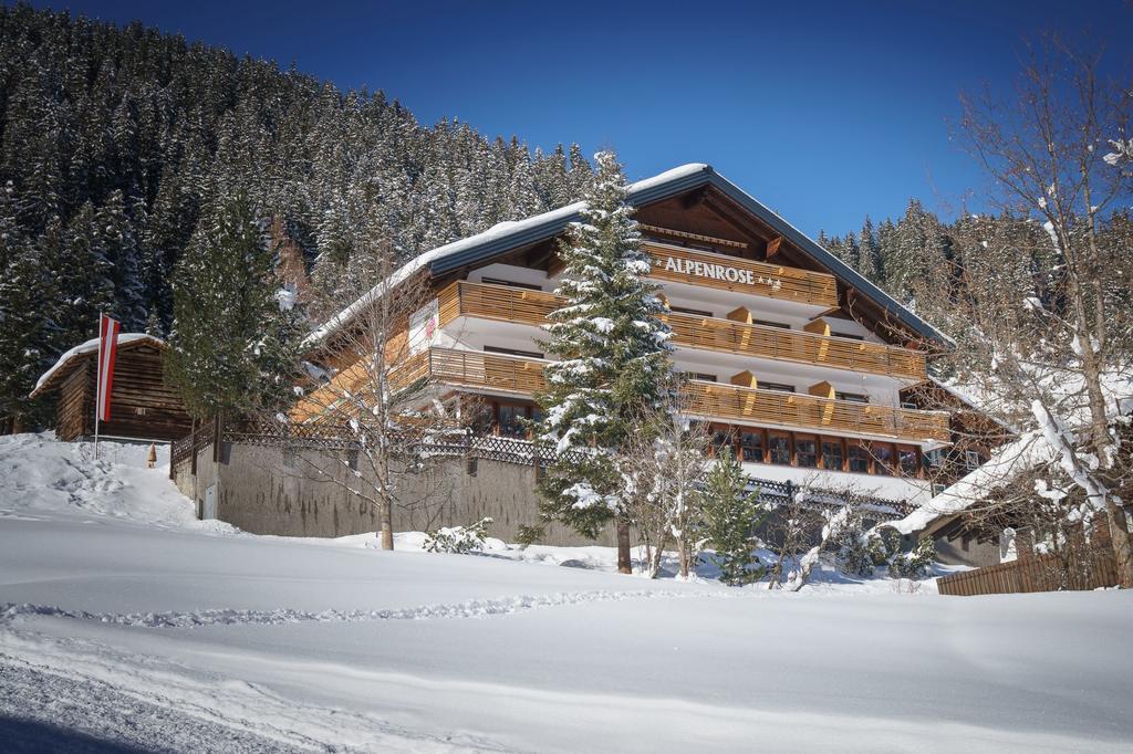 Hotel Alpenrose การ์กเอลเลิน ภายนอก รูปภาพ