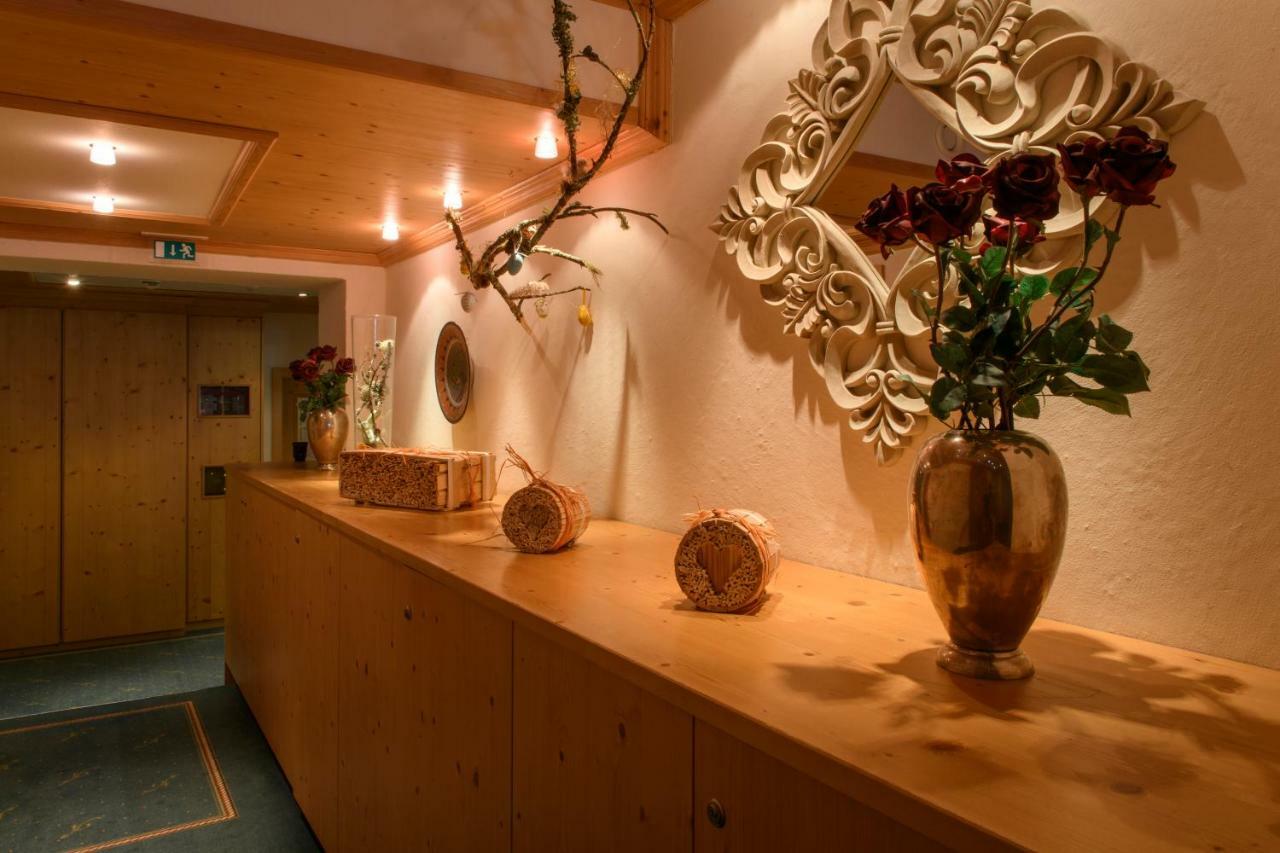 Hotel Alpenrose การ์กเอลเลิน ภายนอก รูปภาพ