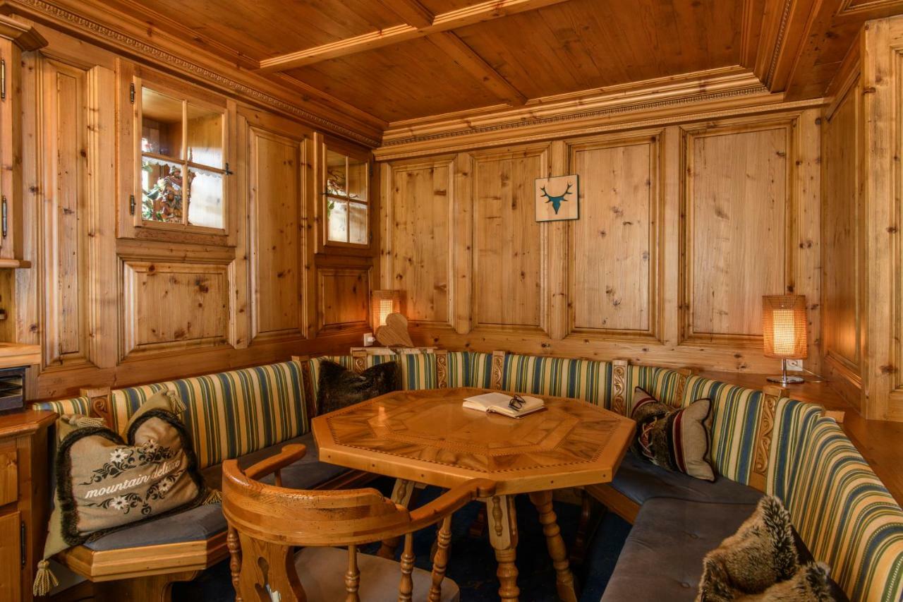 Hotel Alpenrose การ์กเอลเลิน ภายนอก รูปภาพ
