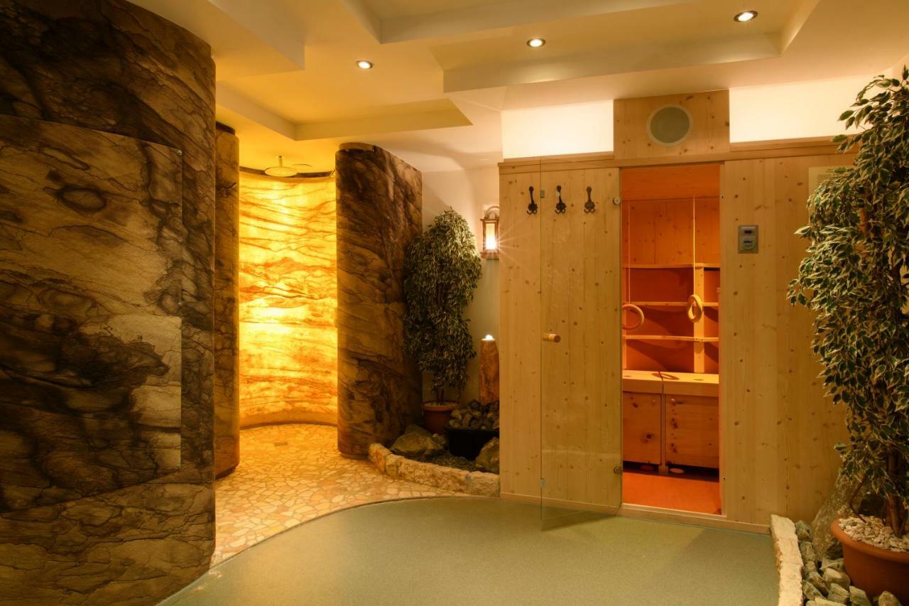 Hotel Alpenrose การ์กเอลเลิน ภายนอก รูปภาพ